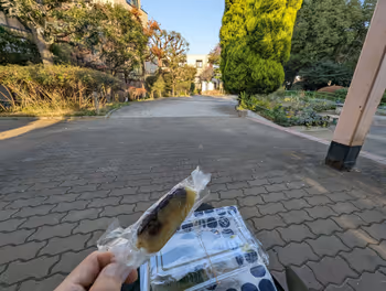 Nishi-Oi 역 Nishi-Oi 광장 공원 (Tachiai 도로 측)의 휴식 장소 그 3