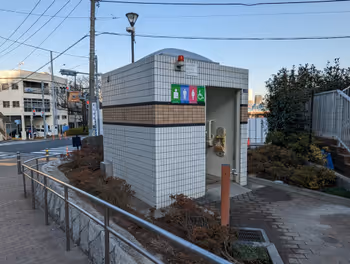 니시오이역 니시오이 히로바 공원 (광학 거리 측)의 휴식 장소 그 4