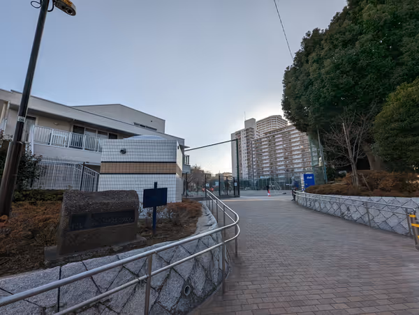 西大井広場公園(光学通り側)の写真1