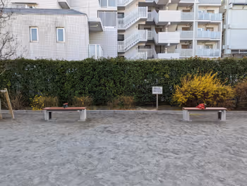 나카노부역 니시오이 6초메 후레아이 광장의 휴식 장소 3