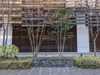 三田駅消防団ポンプ操法訓練スペース付近の休憩場所その3