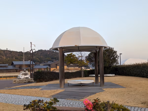 Photo of Uno Station | Statue of Naojiro Higaki Near | Rest Spot 2