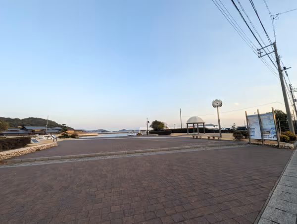 Photo of Uno Station | Statue of Naojiro Higaki Near | Rest Spot 3