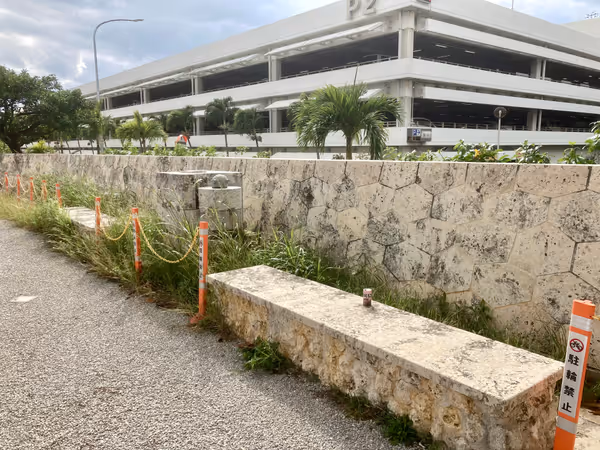 国道332号線沿い(赤嶺駅方面)の写真1