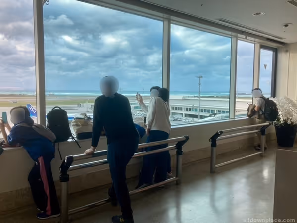 Photo of Naha Airport Station | Naha Airport 4th Floor Observation Deck | Rest Spot 2