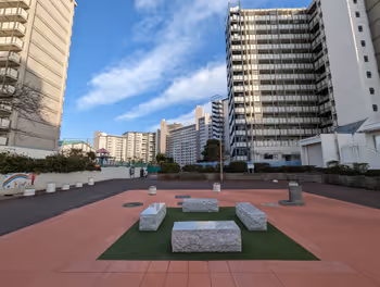 东阳町站江东区立绿幼儿园前的休息场所 其1