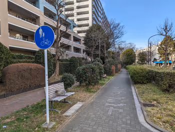 東陽町駅南砂緑道公園の休憩場所その1