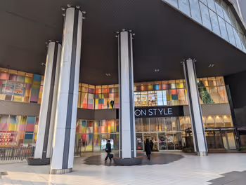 岡山前駅イオンモール 市役所筋側の休憩場所その1