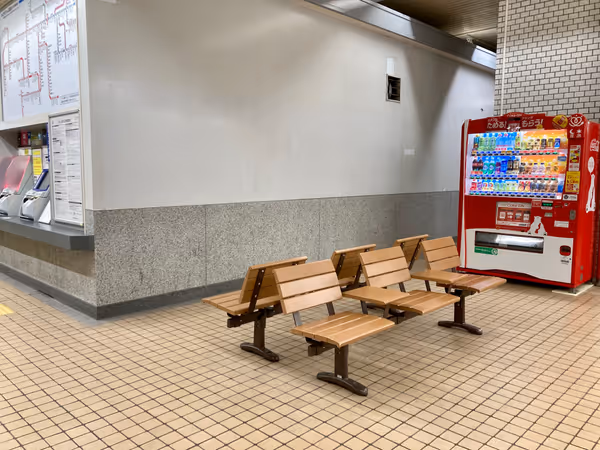 Photo of Shin-Shimonoseki Station | In front of souvenir shop "Fukufuku World" near the ticket machine | Rest Spot 1