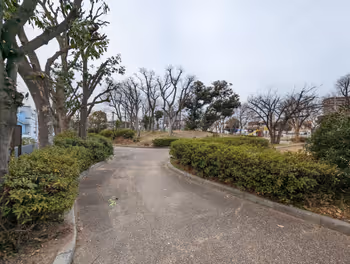 중앙 시장 앞 역 혼마치 공원의 휴식 장소 그 4