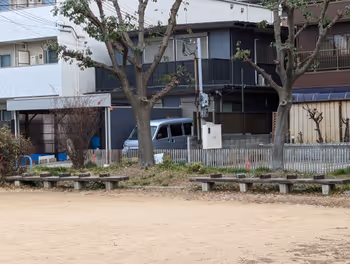 중앙 시장 앞 역 혼마치 공원의 휴식 장소 그 3