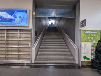 京都駅京都駅ビル 3F 南遊歩道の休憩場所その1