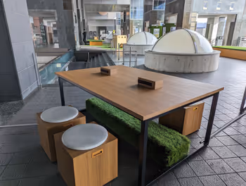 京都駅みんなの広場 うっどすくえあの休憩場所その6