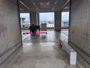 京都駅京都駅ビル 東広場の休憩場所その3