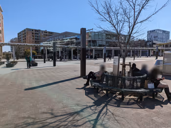 센터미나미역 역전 광장 출구 1의 휴식 장소 그 2