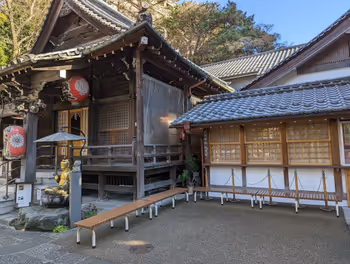 Rest area at Daion-ji Temple near Meguro Station, part 1