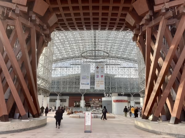 鼓門の柱部分の写真1