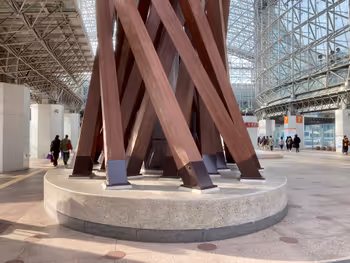 Photo of Hokutetsu Kanazawa Station | Drum Gate Pillar Section | Rest Spot 2