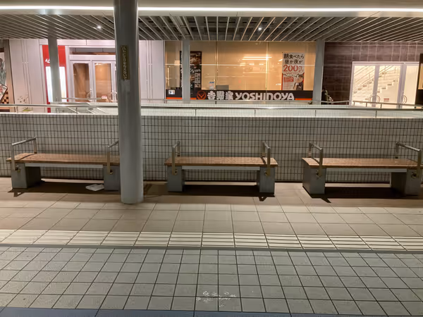 Photo of Kanazawa Station | West Exit Stairs in front of Yoshinoya | Rest Spot 1