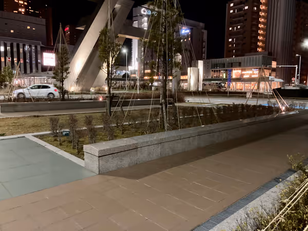 西口 金沢市政百周年記念事業モニュメントの周辺の写真3