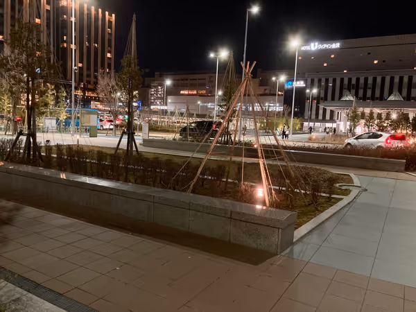 西口 金沢市政百周年記念事業モニュメントの周辺の写真4