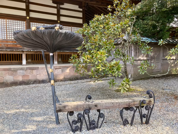 尾山神社 鉄のオブジェ近くの写真3