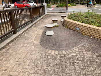 Photo of Nishinomiya-kitaguchi Station | Baseball Stadium Bridge (North Side) | Rest Spot 2