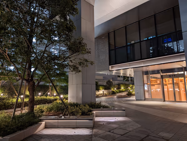 リンクススクエア新宿 公開空地の写真2