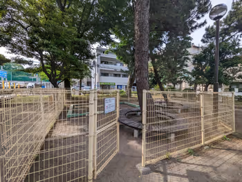 新江古田駅北新井公園の休憩場所その4