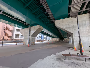 中井駅中井陸橋下南広場の休憩場所その2