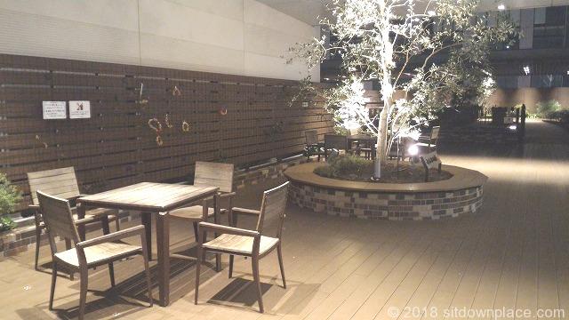 港未来站 MARK IS 5楼 大家的庭院 休息处 的照片 1