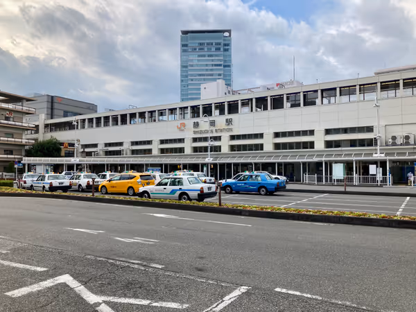 Photo of Shizuoka Station | South Exit, Area around the Statue of the Laundry Woman | Rest Spot 2