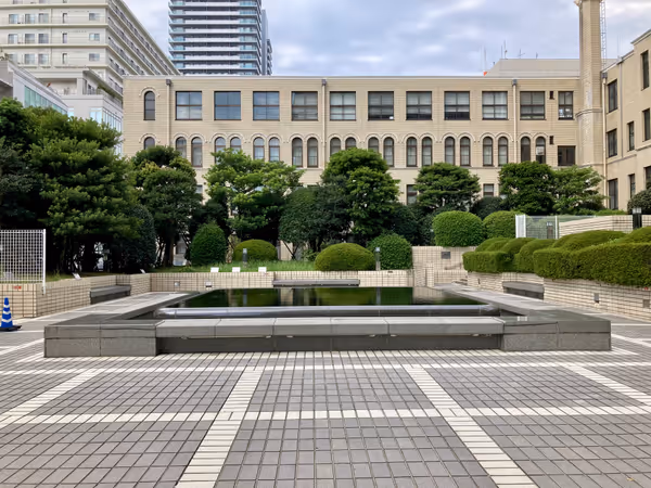 静岡市役所静岡庁舎本館 中庭の写真1