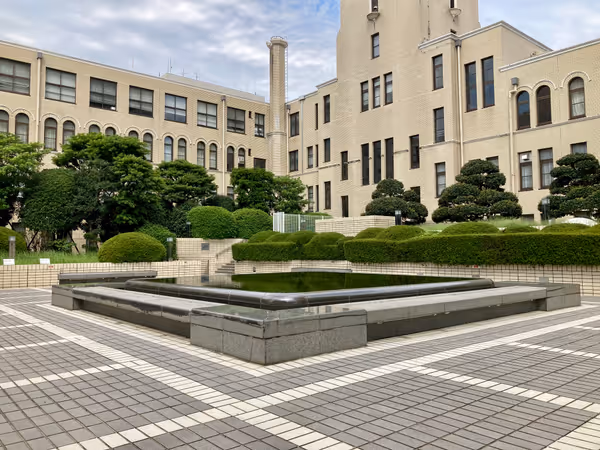 静岡市役所静岡庁舎本館 中庭の写真2