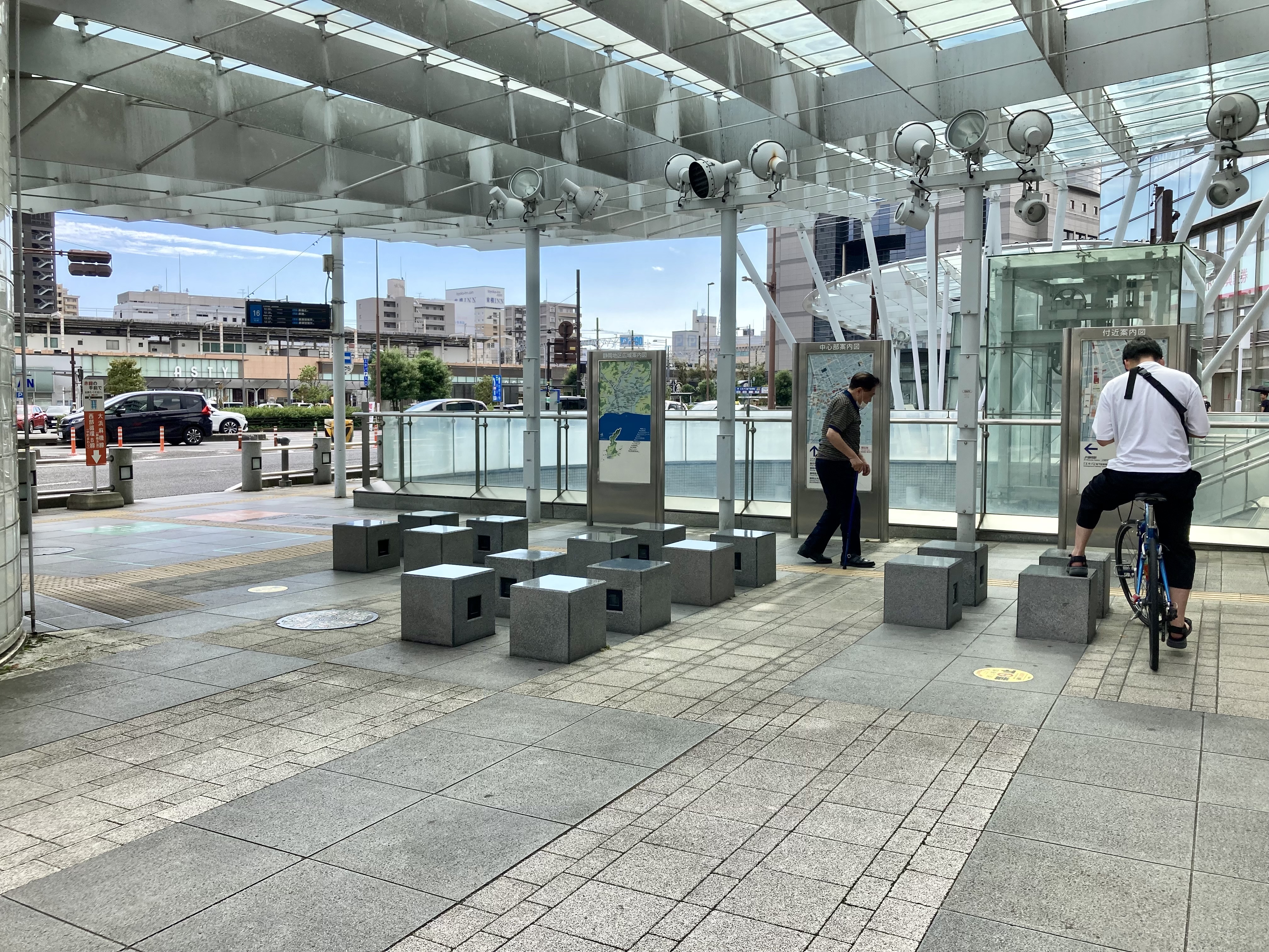 [시즈오카역] 북쪽 출구 다기능 화장실 주변 쉼터 사진 1