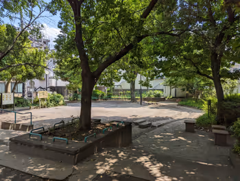 下落合駅中落合公園の休憩場所その2