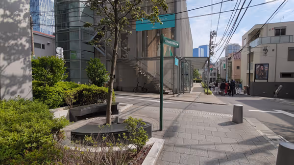 オーク表参道 ロハス通りの写真1