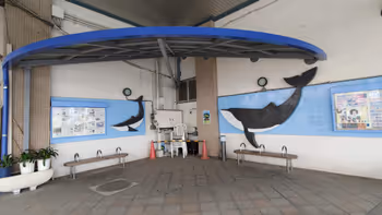 東中神駅くじらロード入口の休憩場所その1