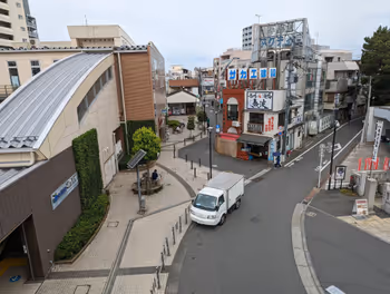 椎名町駅北口駅前広場の休憩場所その1