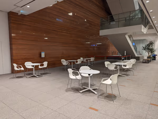 Photo de 横浜市役所 アトリウム 3