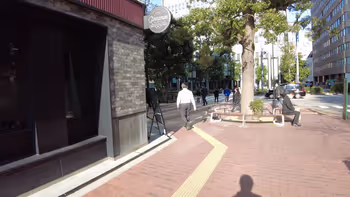 이케부쿠로역 그린 오도리의 휴식 장소 그 1