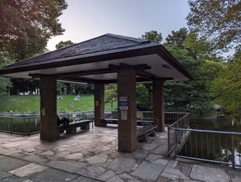 東高円寺駅蚕糸の森公園の休憩場所その7