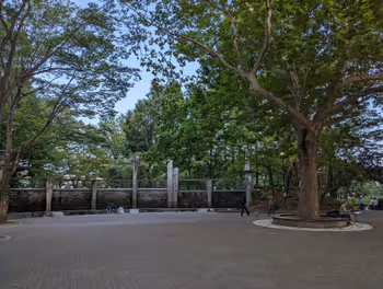 東高円寺駅蚕糸の森公園の休憩場所その3