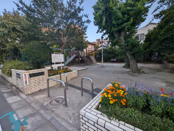 히가시코엔지역 고엔지미나미 2초메 공원의 휴식 장소 그 1