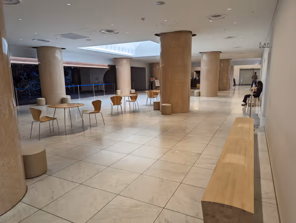 Foto de パルテノン多摩 ロビー 1