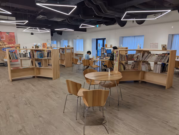 パルテノン多摩 ライブラリーラウンジの写真3