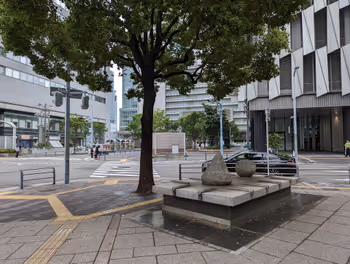 大阪梅田駅JRE梅田スクエアビル前の休憩場所その5