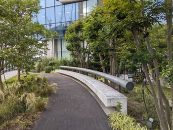 오사카역 그랑프론트 오사카 남관 테라스 가든의 휴식 장소 2