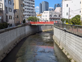 Rest area in Yayoi Pocket Park near Nakano-shimbashi Station, part 1