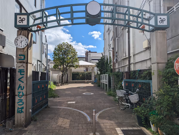 Photo of Nakano-Shinbashi Station | Cosmo-kun Plaza | Rest Spot 1